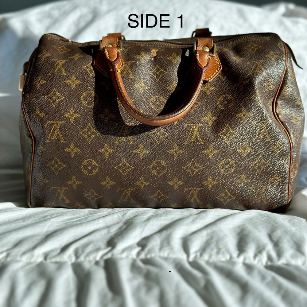 AUTHENTIC LOUIS VUITTON SPEEDY 30. 11.8 x 8.3 x 6.7 inches (L x H x W)